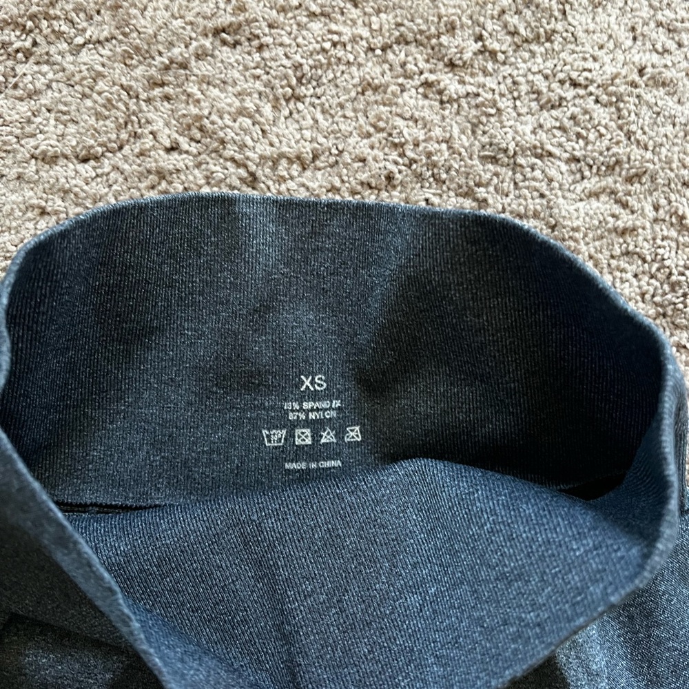 NVGTN Contour Seamless Leggings in Black Marl - Picture 4 of 4